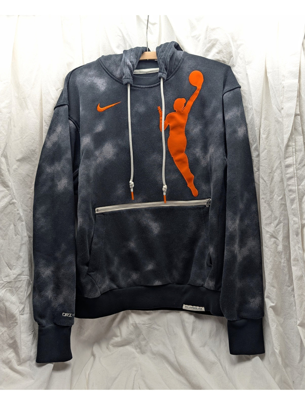 Nike Women's WNBA Hoodie Nike Standard Issue Dri Fit Small Black black & gray
